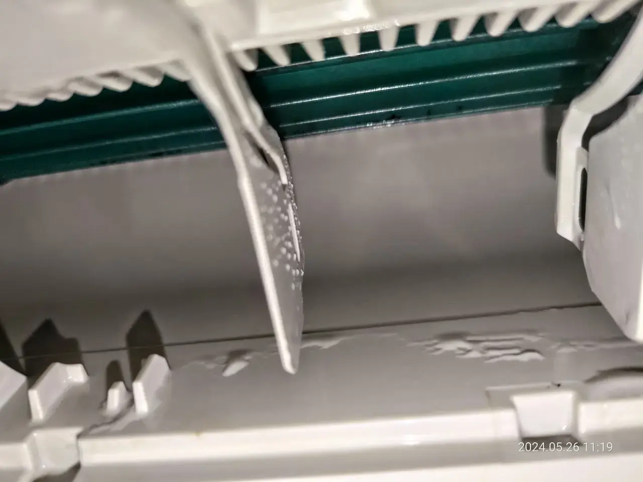 鋭潔檢查冷氣接水與排水路徑實拍